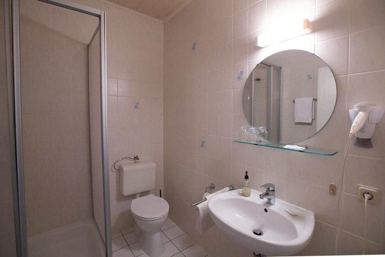 Hotel Dolgesheim Ngoại thất bức ảnh