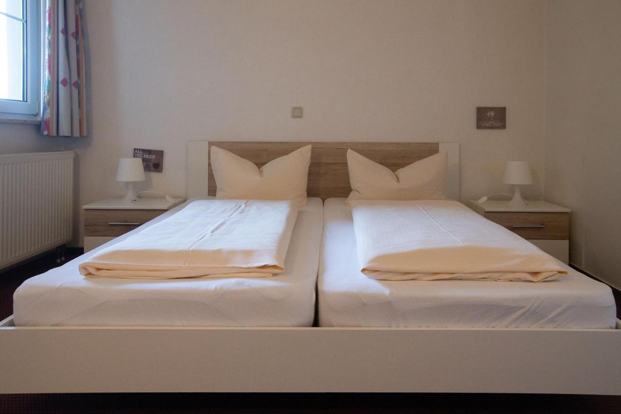 Hotel Dolgesheim Ngoại thất bức ảnh